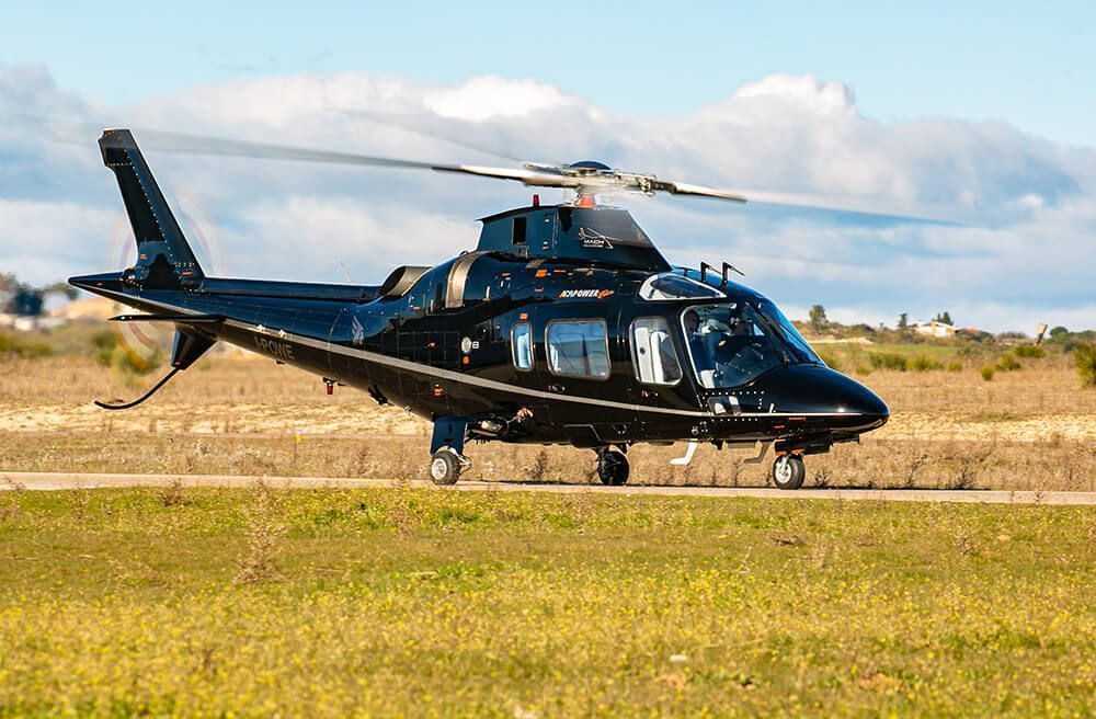 Principal 176+ images helicóptero agusta interior - br.thptnvk.edu.vn