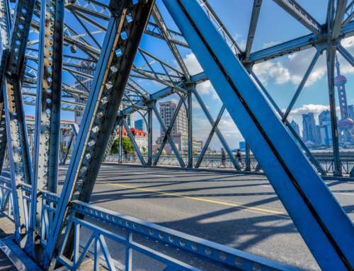 El papel de los helicópteros en la construcción y proyectos de infraestructura